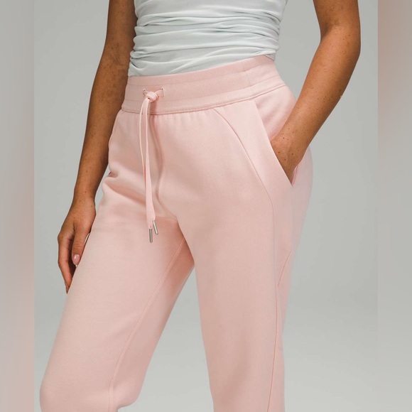 Lululemon pink scuba joggers - Picture 1 of 8